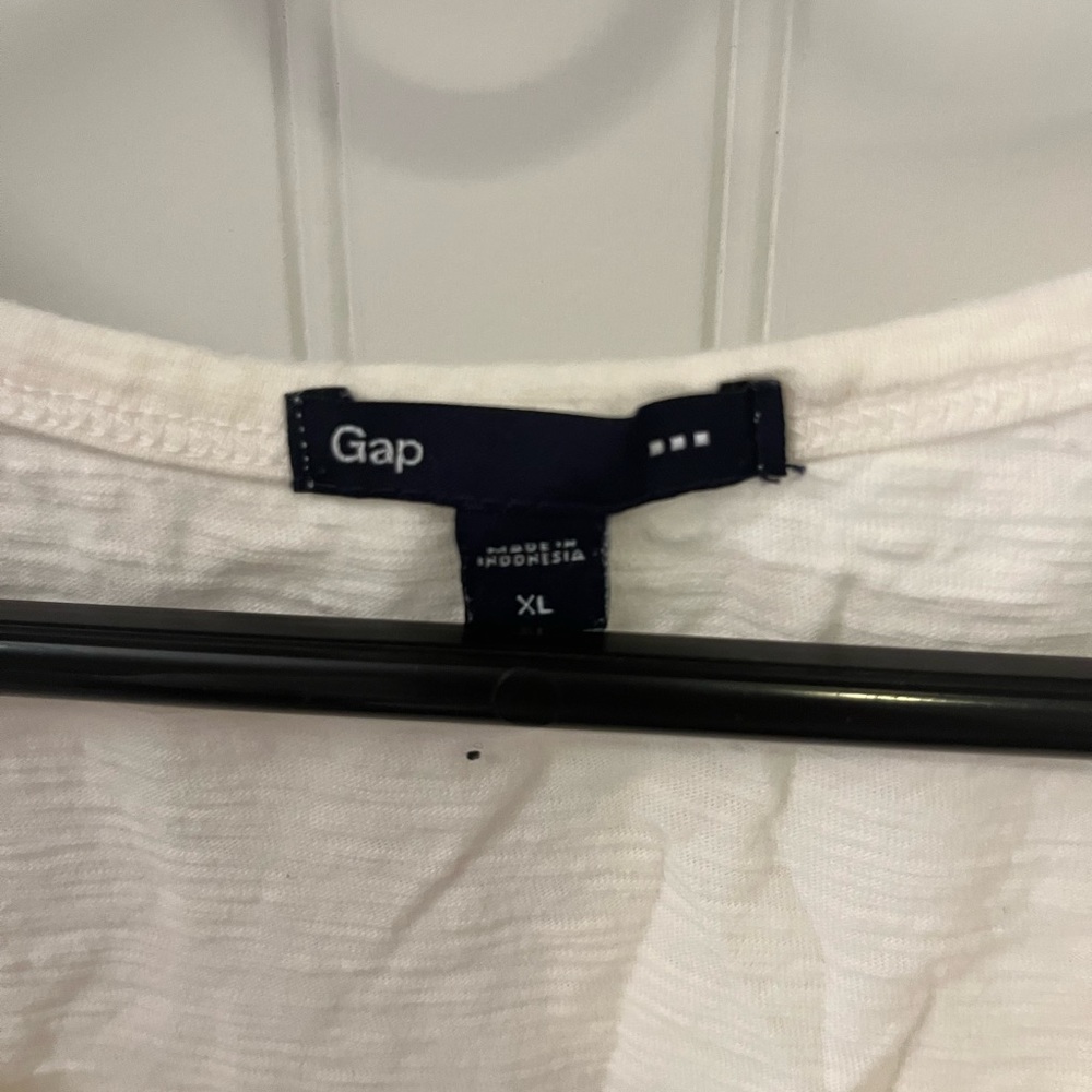 White Gap tank top XL - Picture 2 of 6